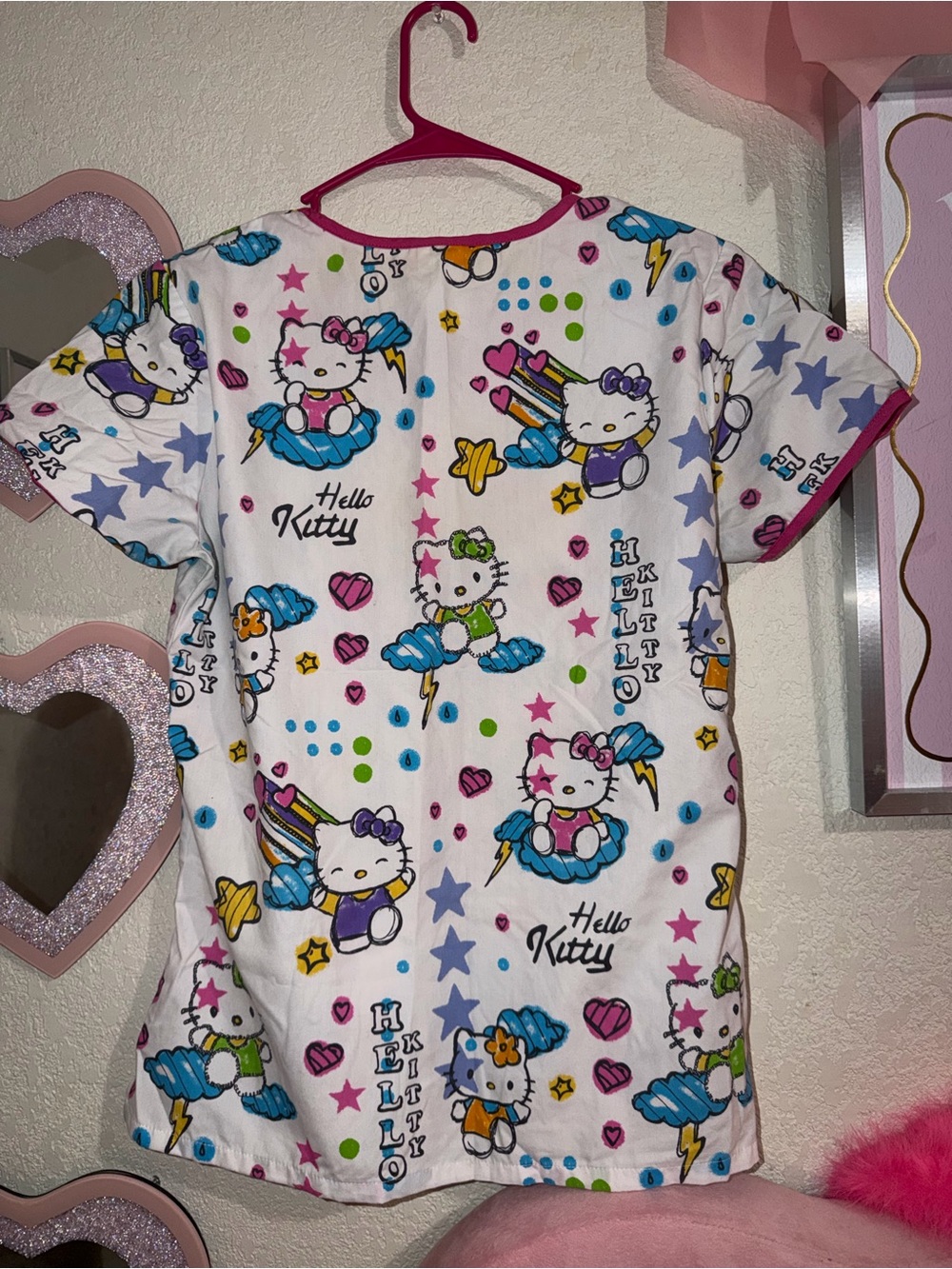 Hello Kitty White Multi-Color scrub - Picture 4 of 4